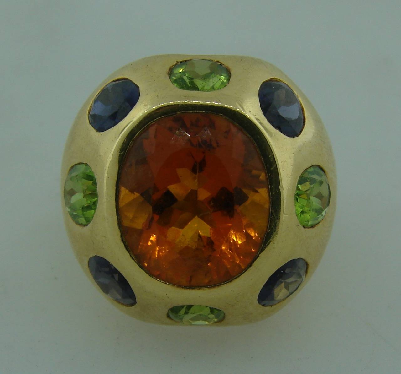 Anillo Chanel vintage Cúpula de cóctel con gemas de oro de 18k Estate Jewelry Corte mixto