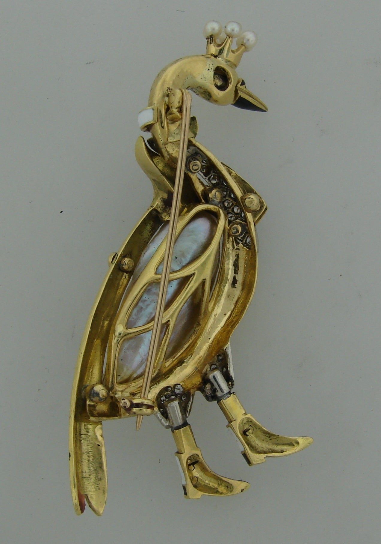 J.E. Caldwell Enamel Natural Pearl Diamond Gold Swan Brooch Pin In Excellent Condition For Sale In Beverly Hills, CA