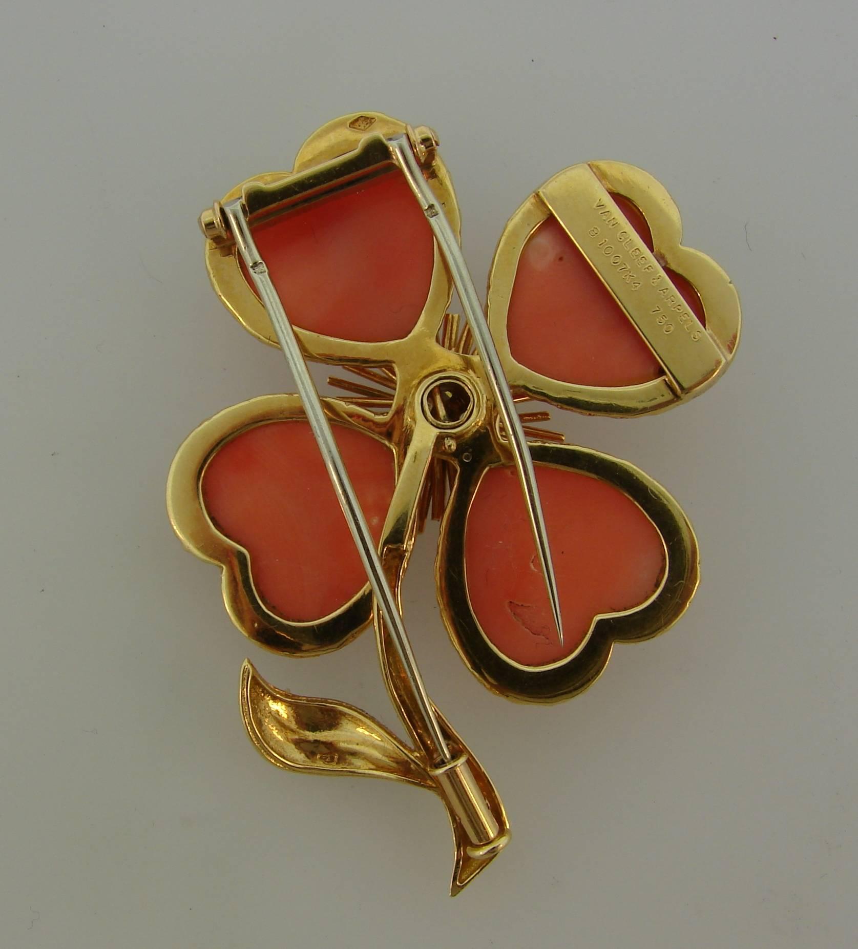 1950s Van Cleef & Arpels Coral Diamond Gold Clover Clip Pin Brooch 1