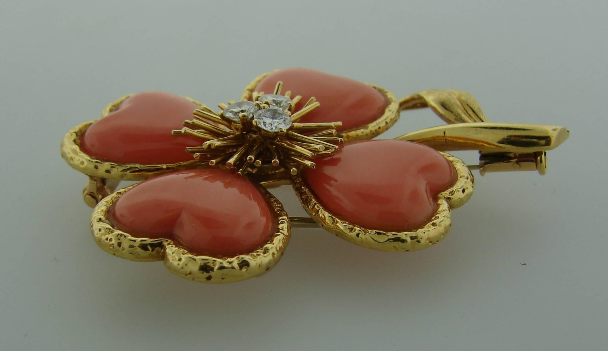 Women's 1950s Van Cleef & Arpels Coral Diamond Gold Clover Clip Pin Brooch