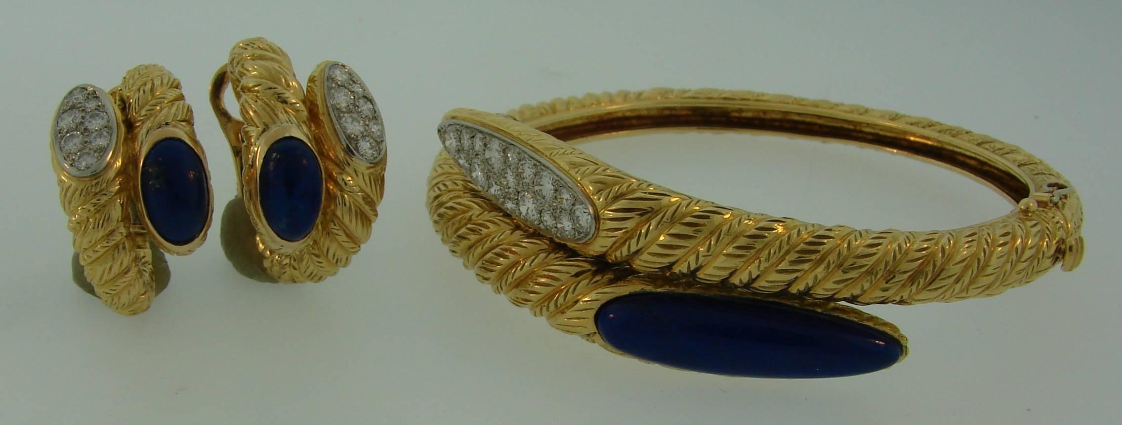 Mixed Cut 1970s Van Cleef & Arpels Lapis Lazuli Diamond Gold Earrings and Bracelet Set