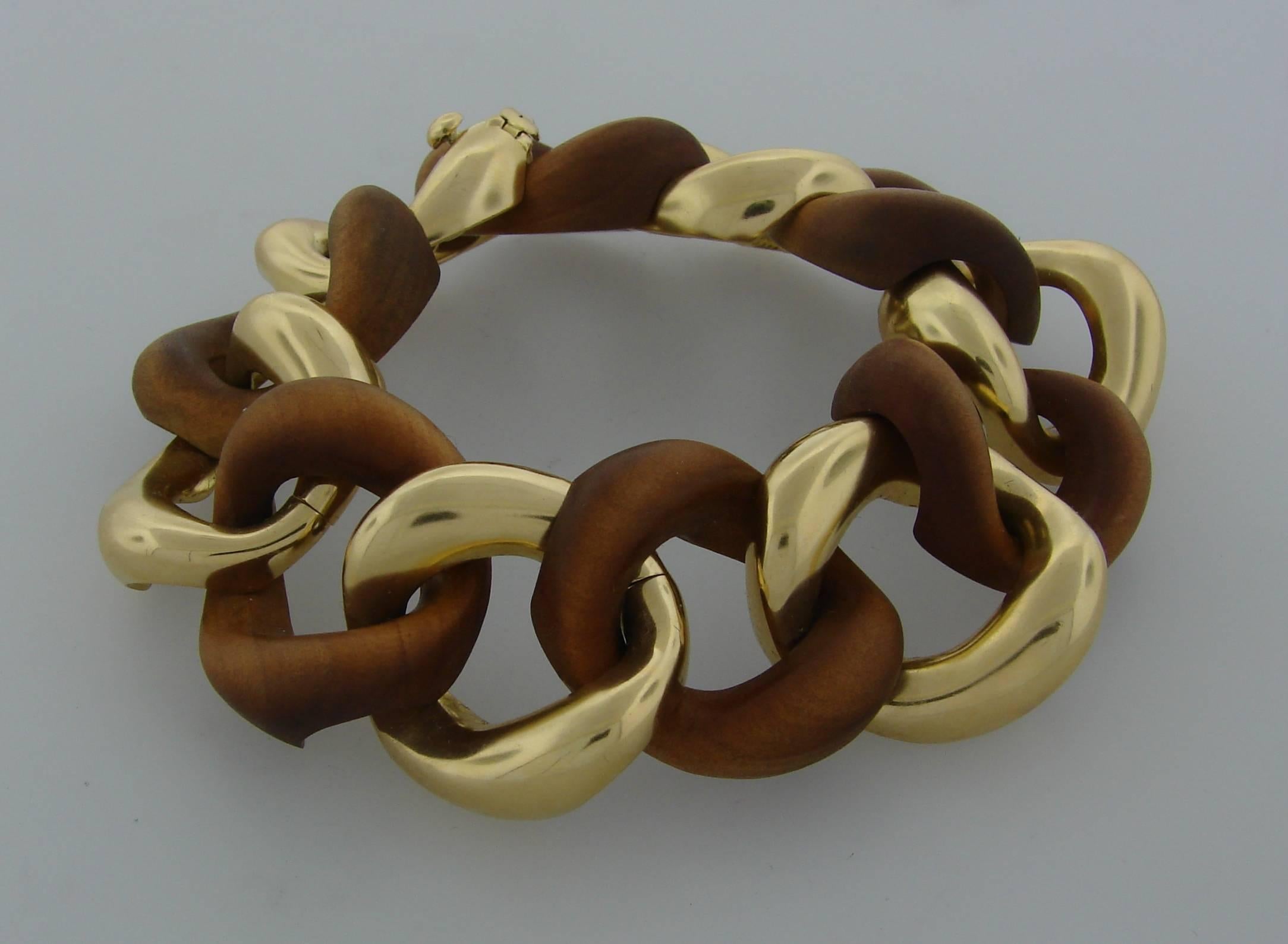 1960s Seaman Schepps Wood Gold Link Bracelet In Excellent Condition In Beverly Hills, CA