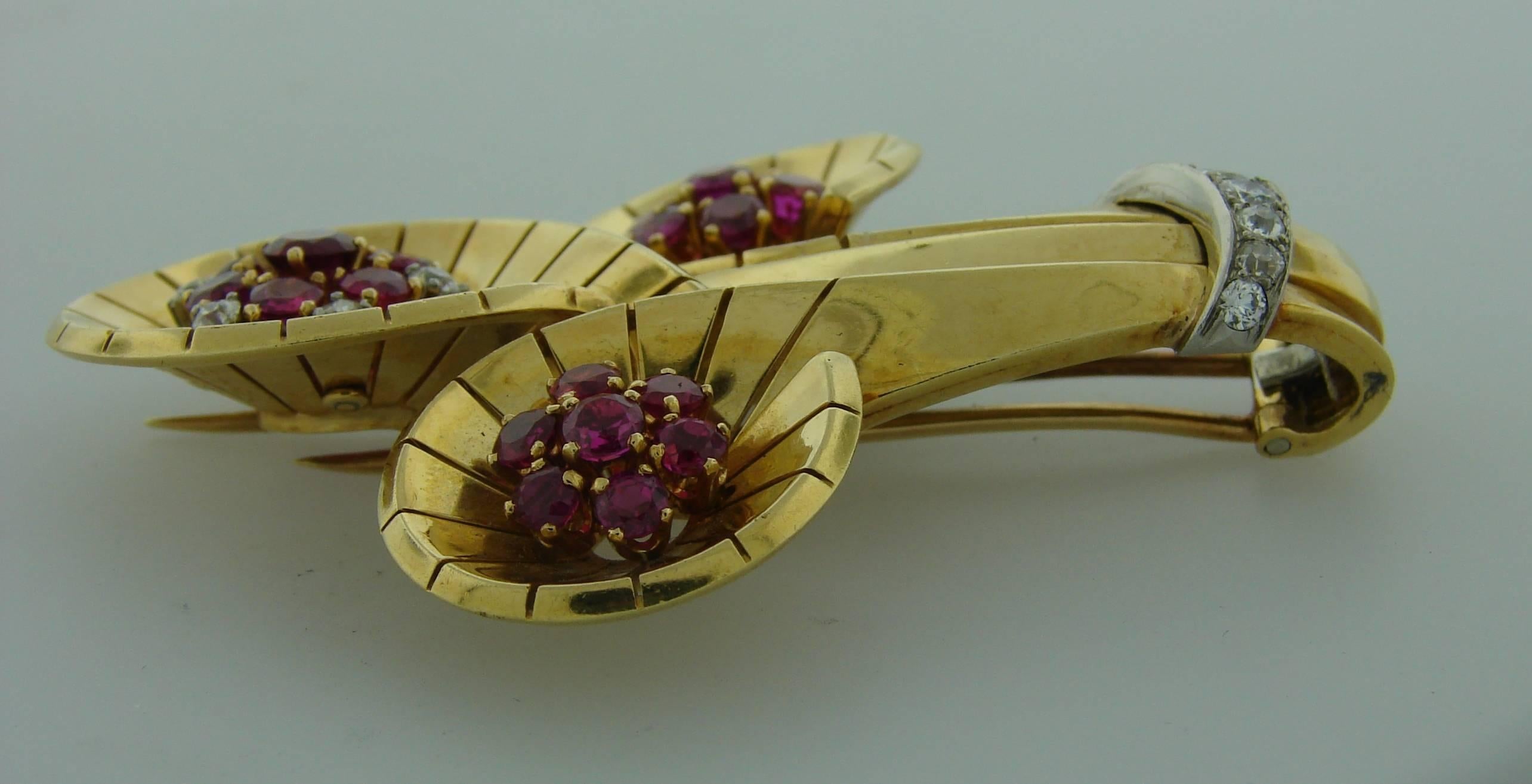 1942 Cartier Ruby Diamond Gold Clip Pin Brooch In Excellent Condition In Beverly Hills, CA