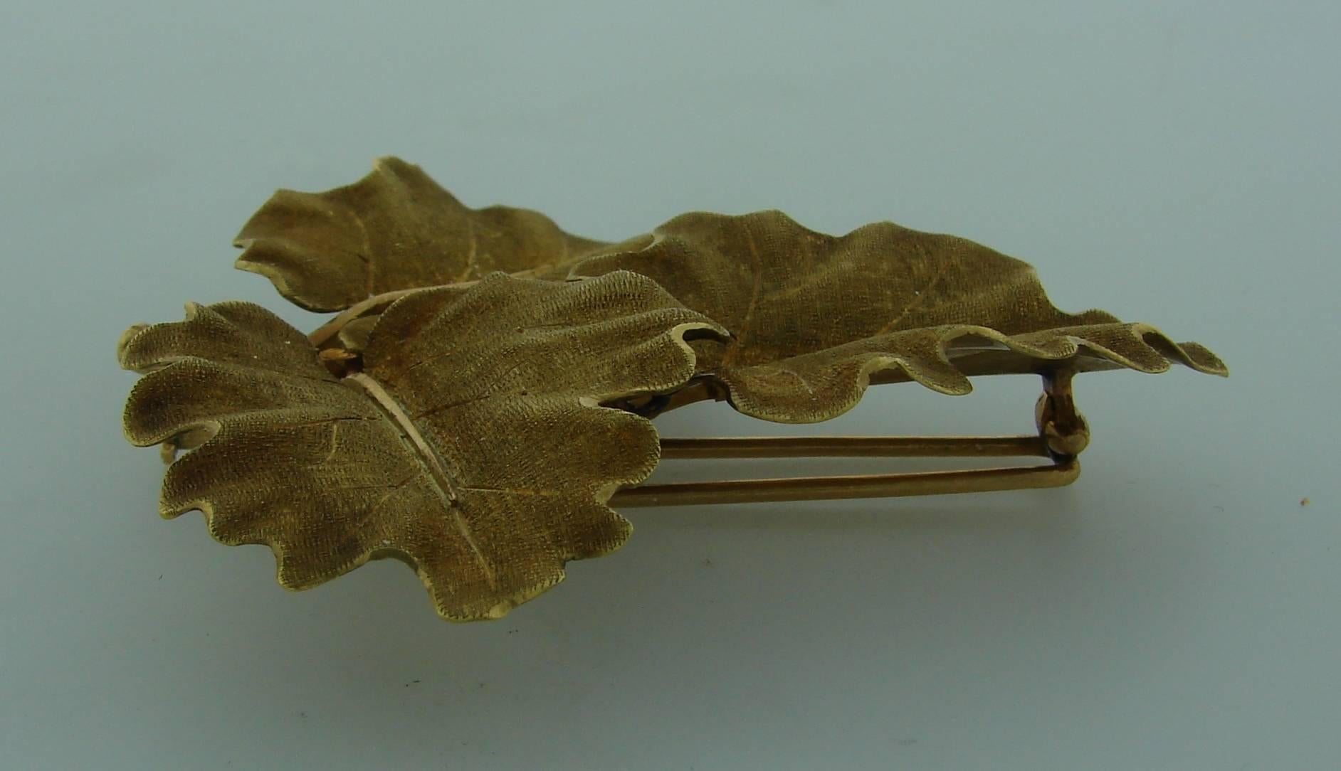 Women's or Men's 1950s Mario Buccellati Gold Oak Leaves Clip Pin Brooch