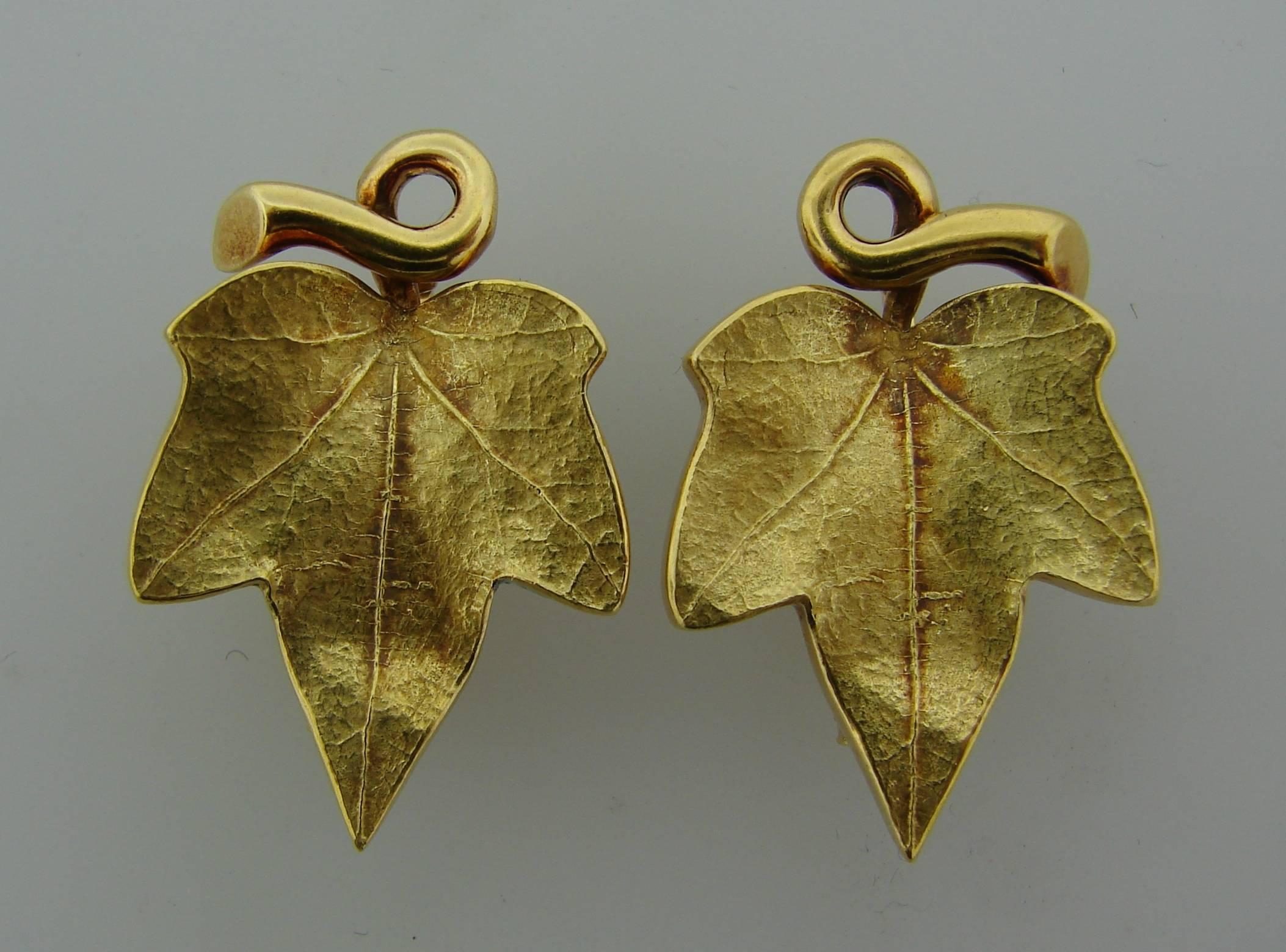 1950s Cartier Gold Grape Leaf Earrings and Clip Brooch Pin Set For Sale 2