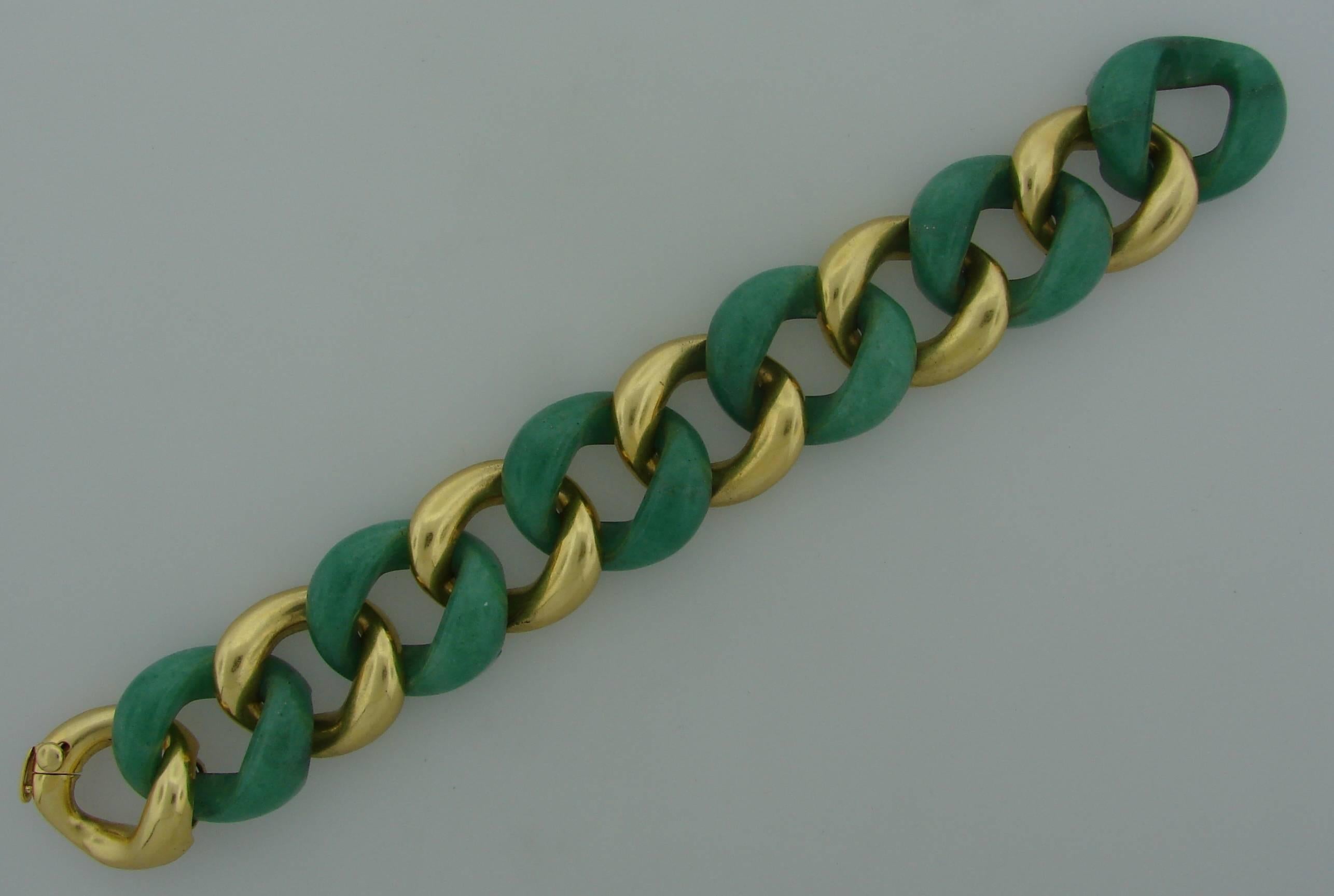 Women's 1970s Seaman Schepps Aventurine Gold Curb Link Bracelet
