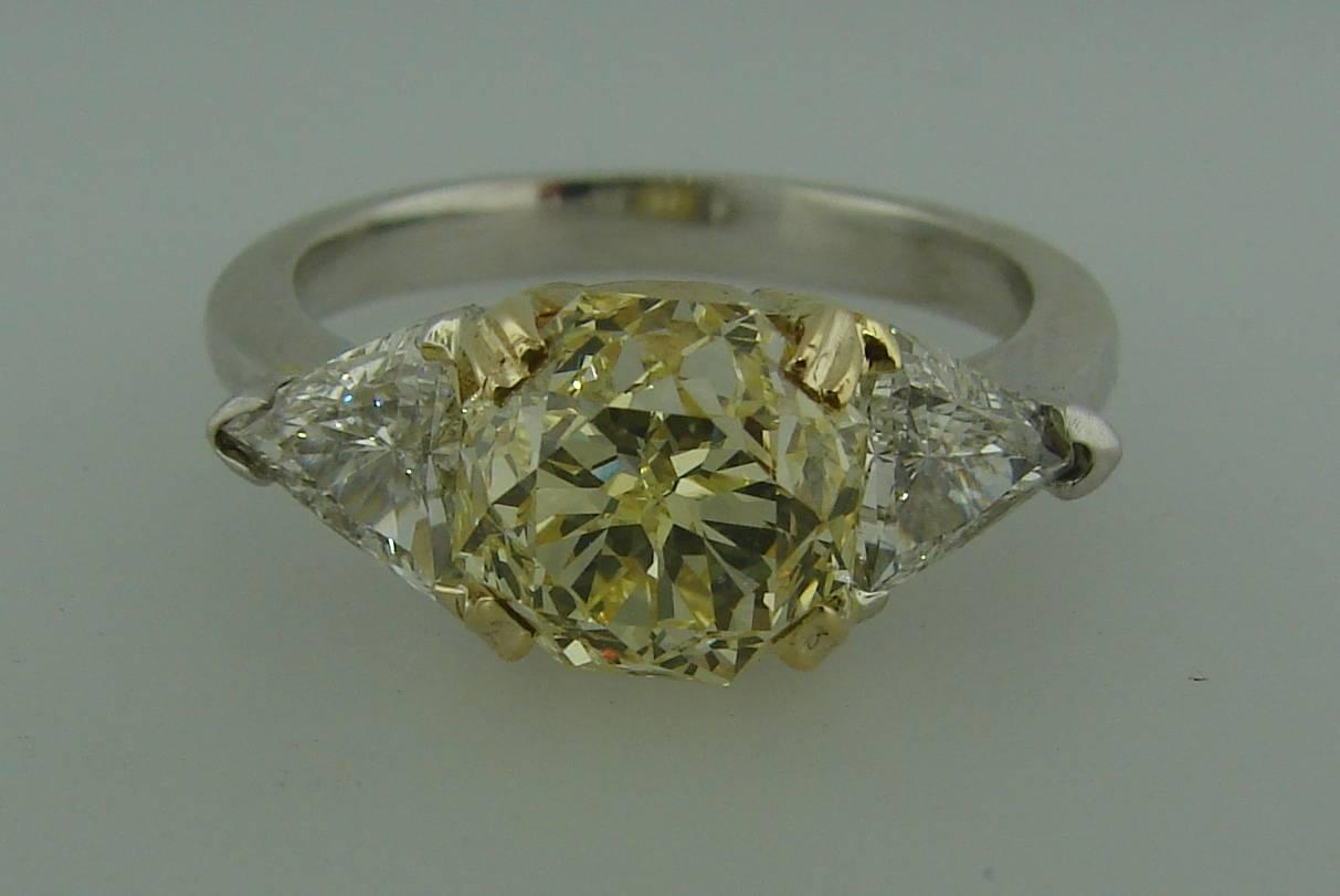 Women's 3.10 Carat GIA Cert Fancy Yellow Diamond Gold Ring