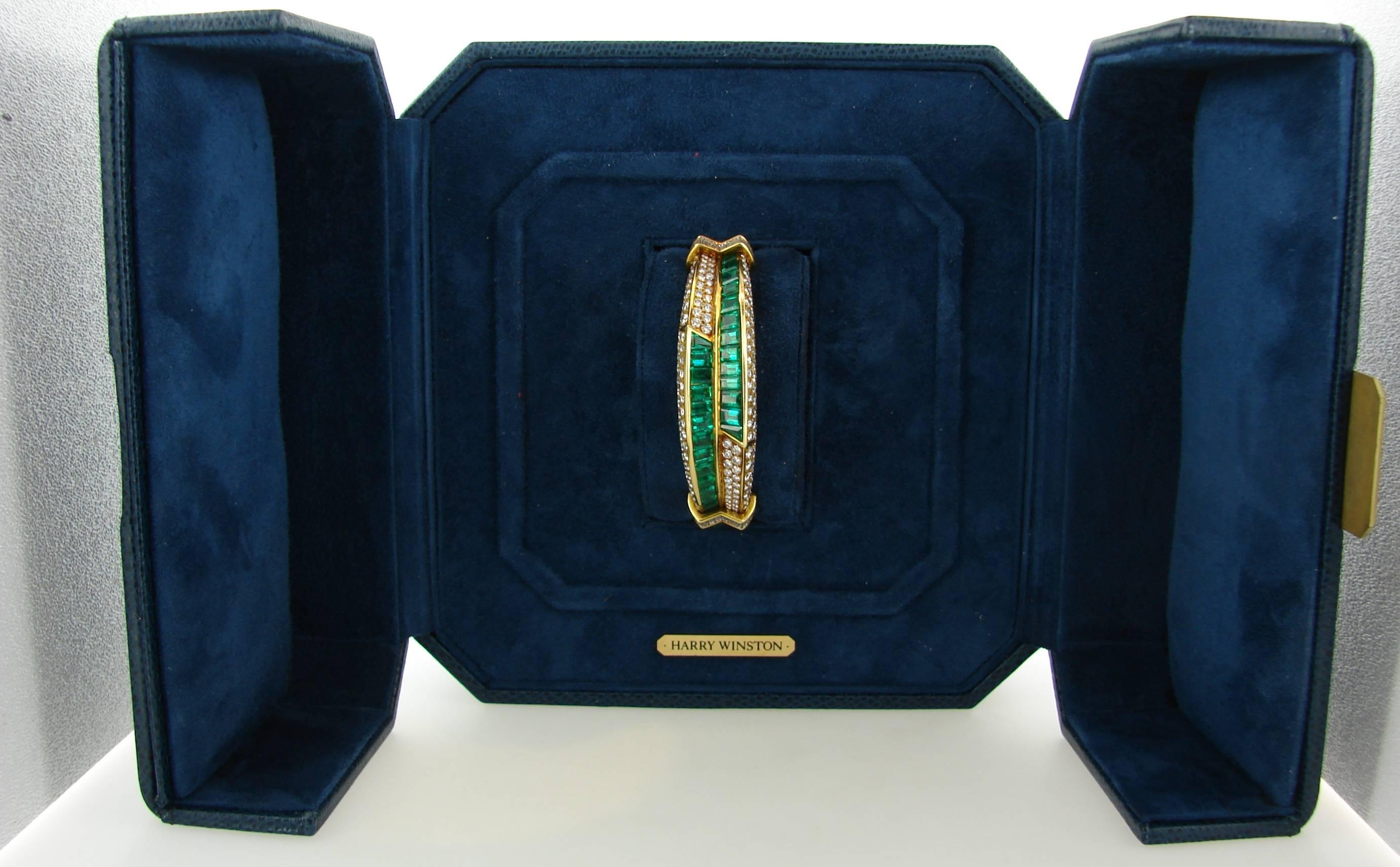 1990s Harry Winston Emerald Diamond Gold Bangle Bracelet 2