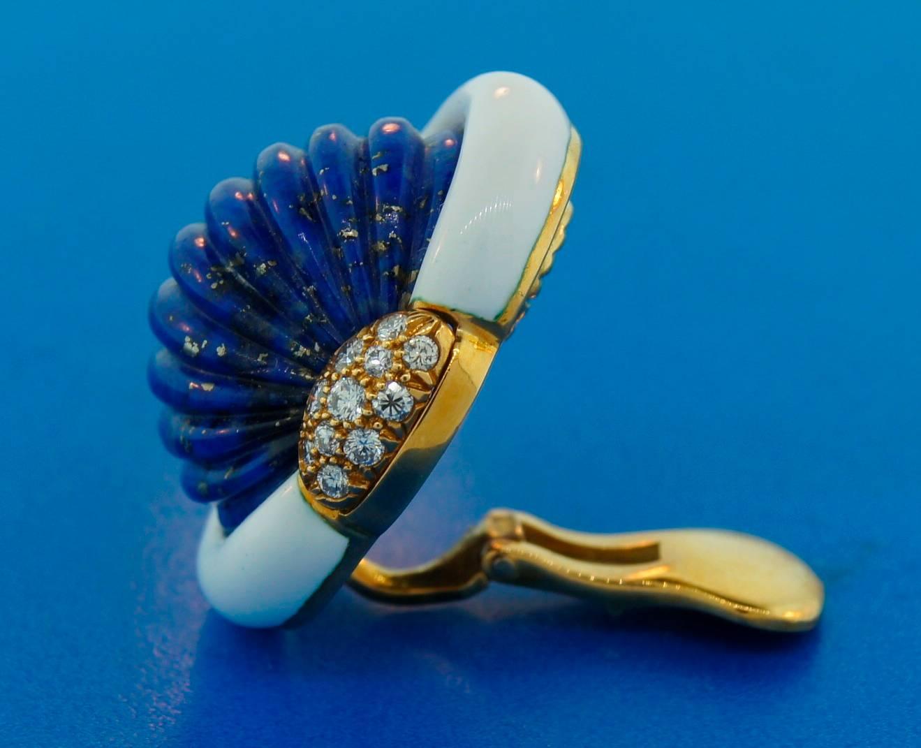 A. Clunn Boucles d'oreilles vintage en or jaune 18 carats, lapis-lazuli, émail et diamants Pour femmes en vente