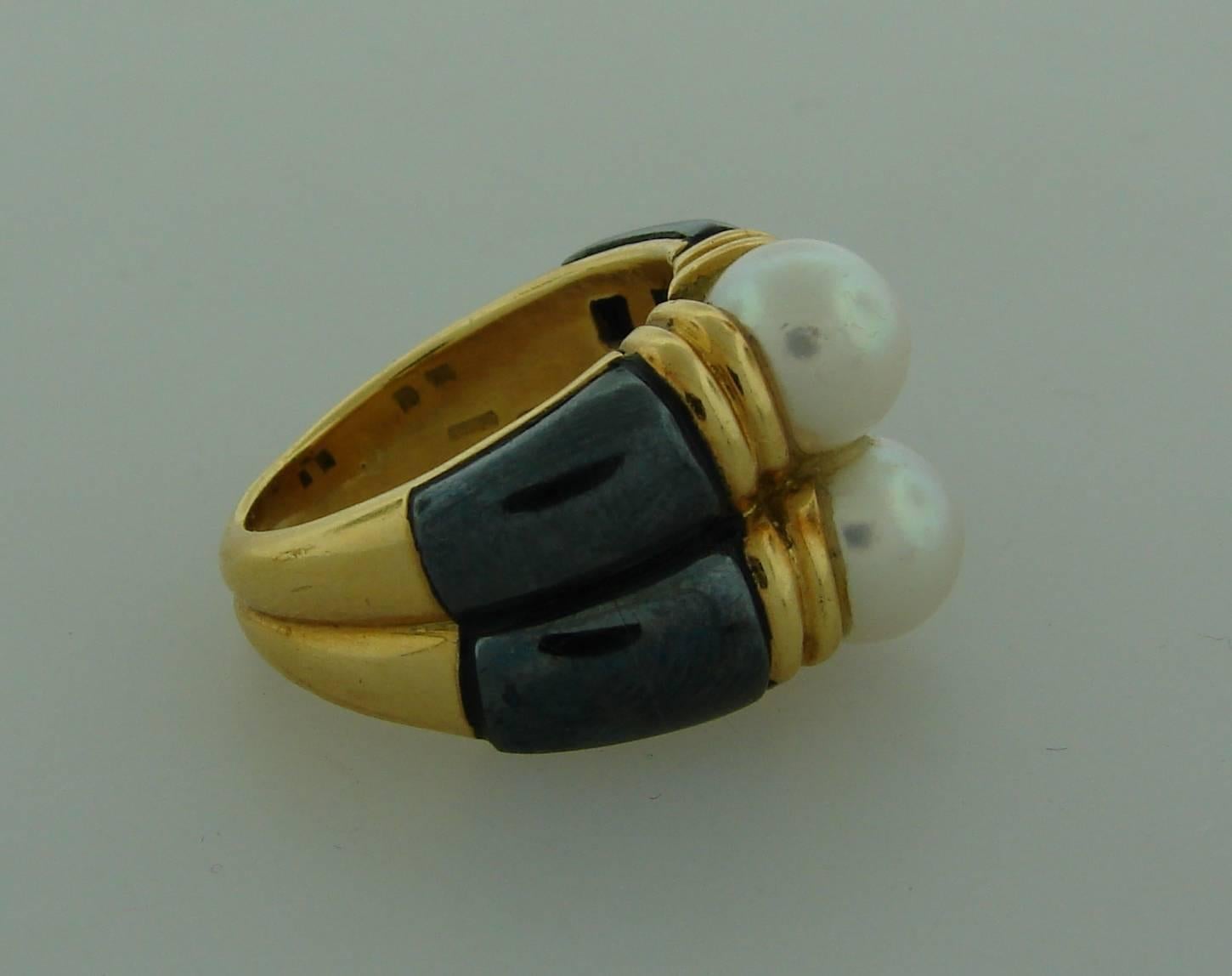 1980s Bulgari Pearl Hematite Yellow Gold Earrings and Ring Set In Excellent Condition In Beverly Hills, CA
