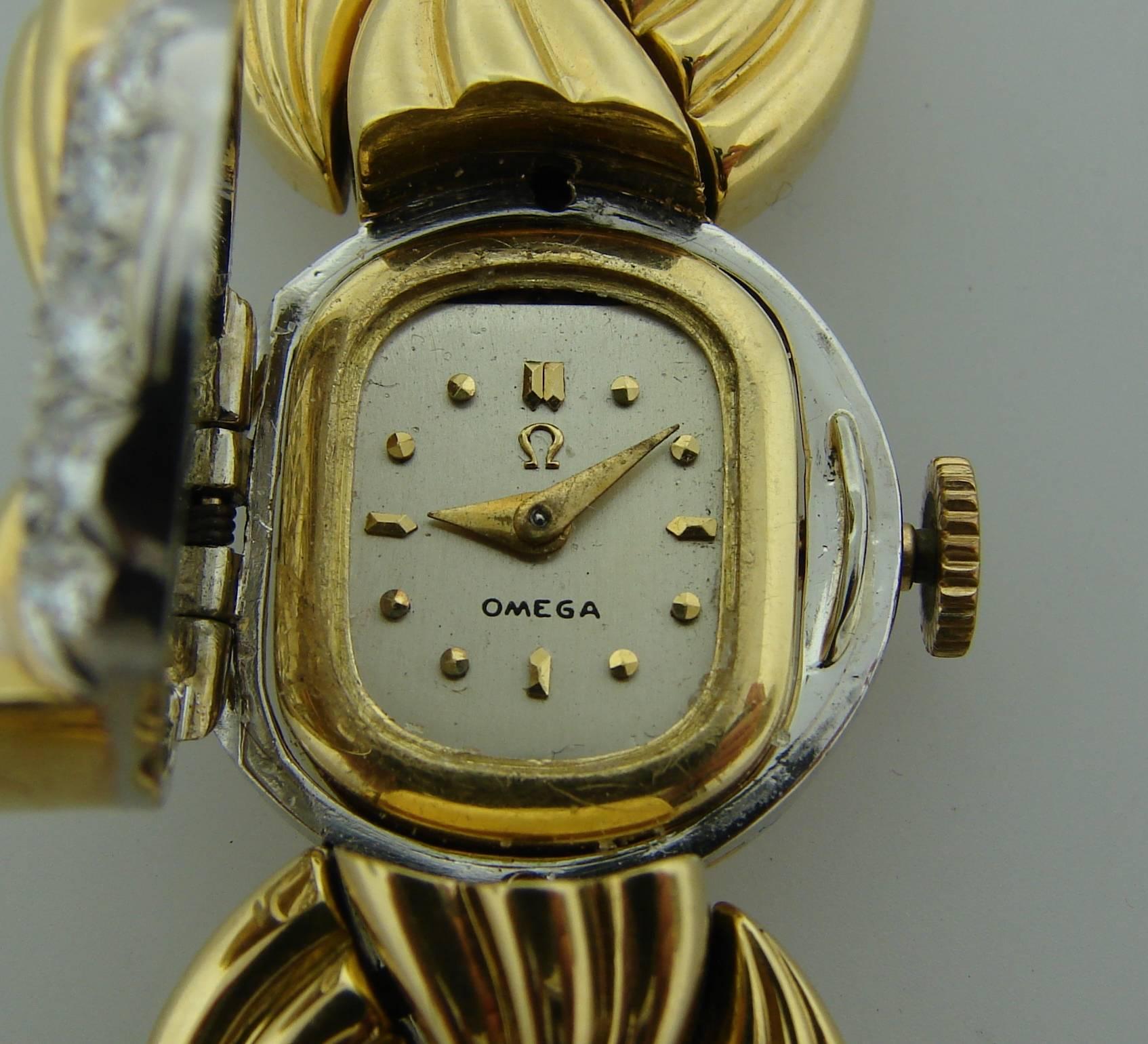 Van Cleef & Arpels Diamond Yellow Gold Ladies Wristwatch Bracelet Omega Movement In Excellent Condition In Beverly Hills, CA