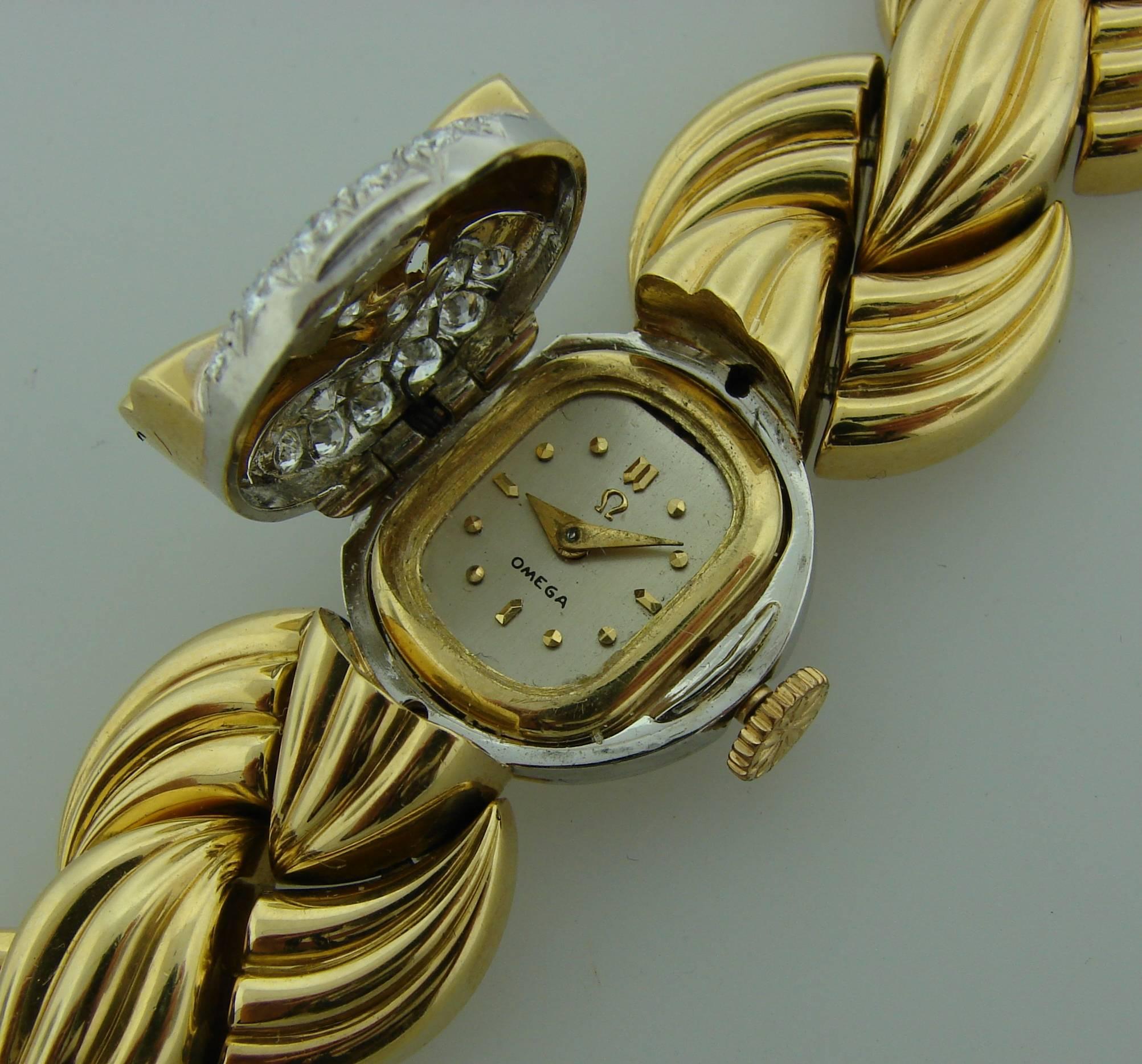Round Cut Van Cleef & Arpels Diamond Yellow Gold Ladies Wristwatch Bracelet Omega Movement