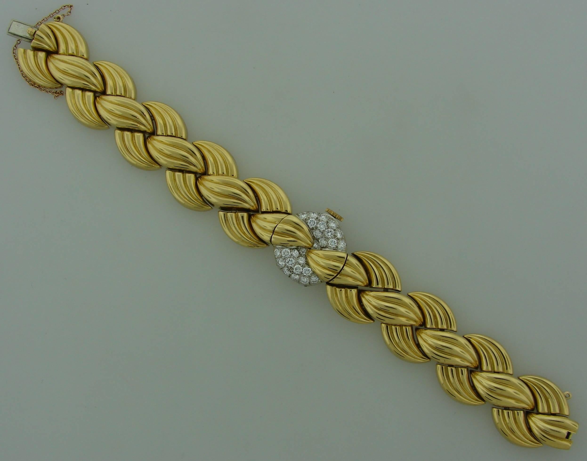 Women's Van Cleef & Arpels Diamond Yellow Gold Ladies Wristwatch Bracelet Omega Movement