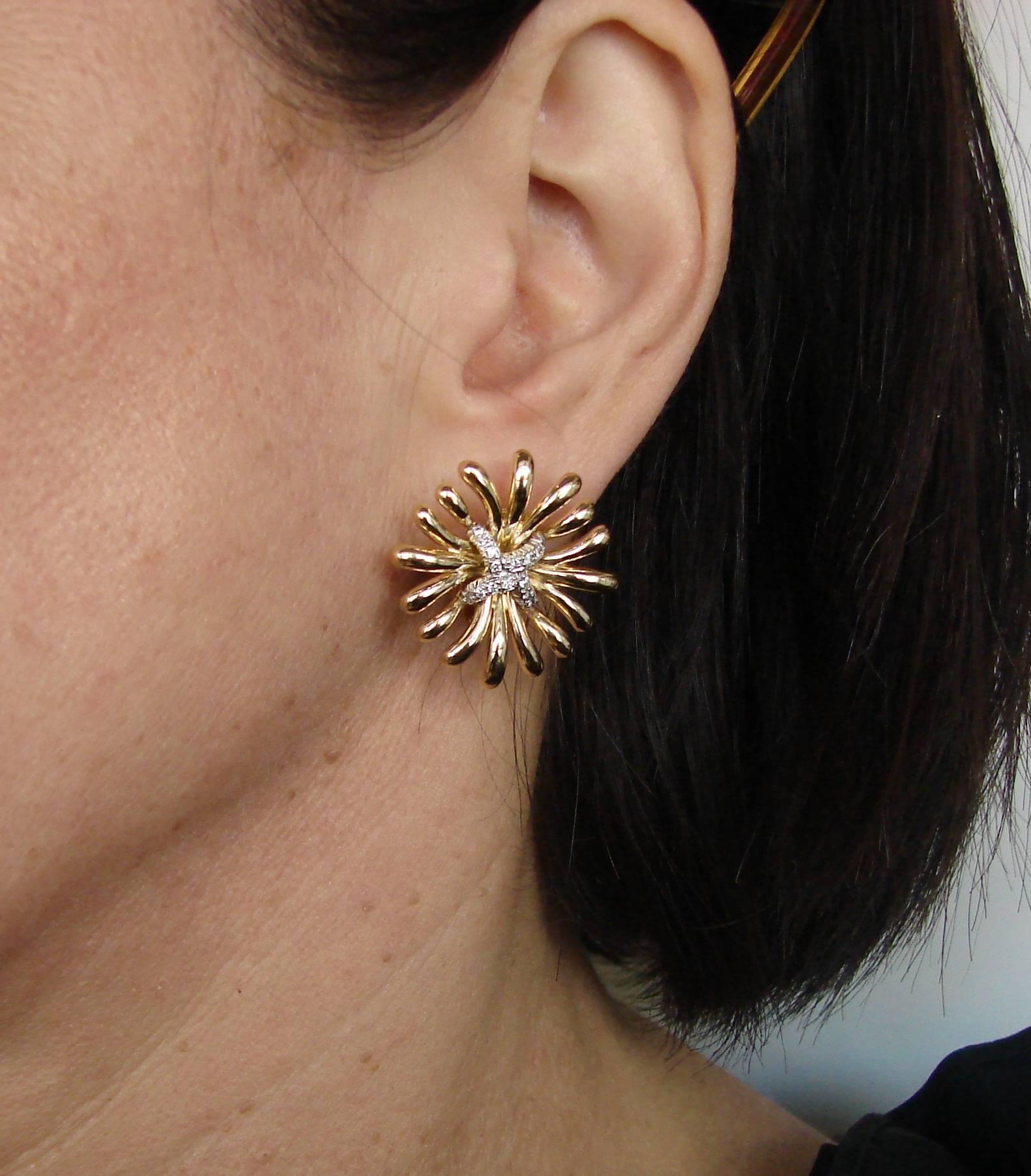1980s Verdura Diamond Gold Starburst Earrings 4