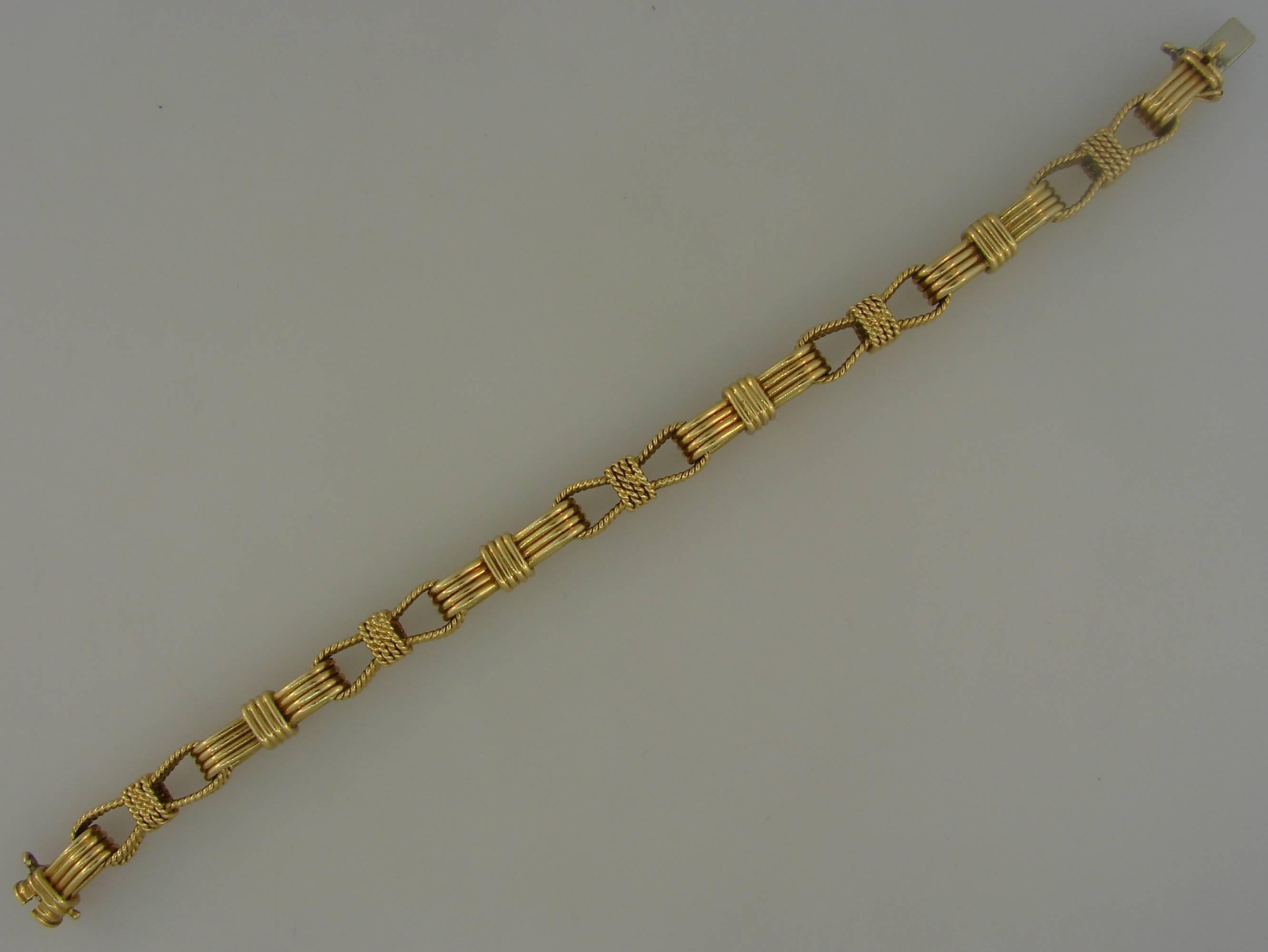 1970s Bulgari Bvlgari Gold Bow Link Bracelet 1