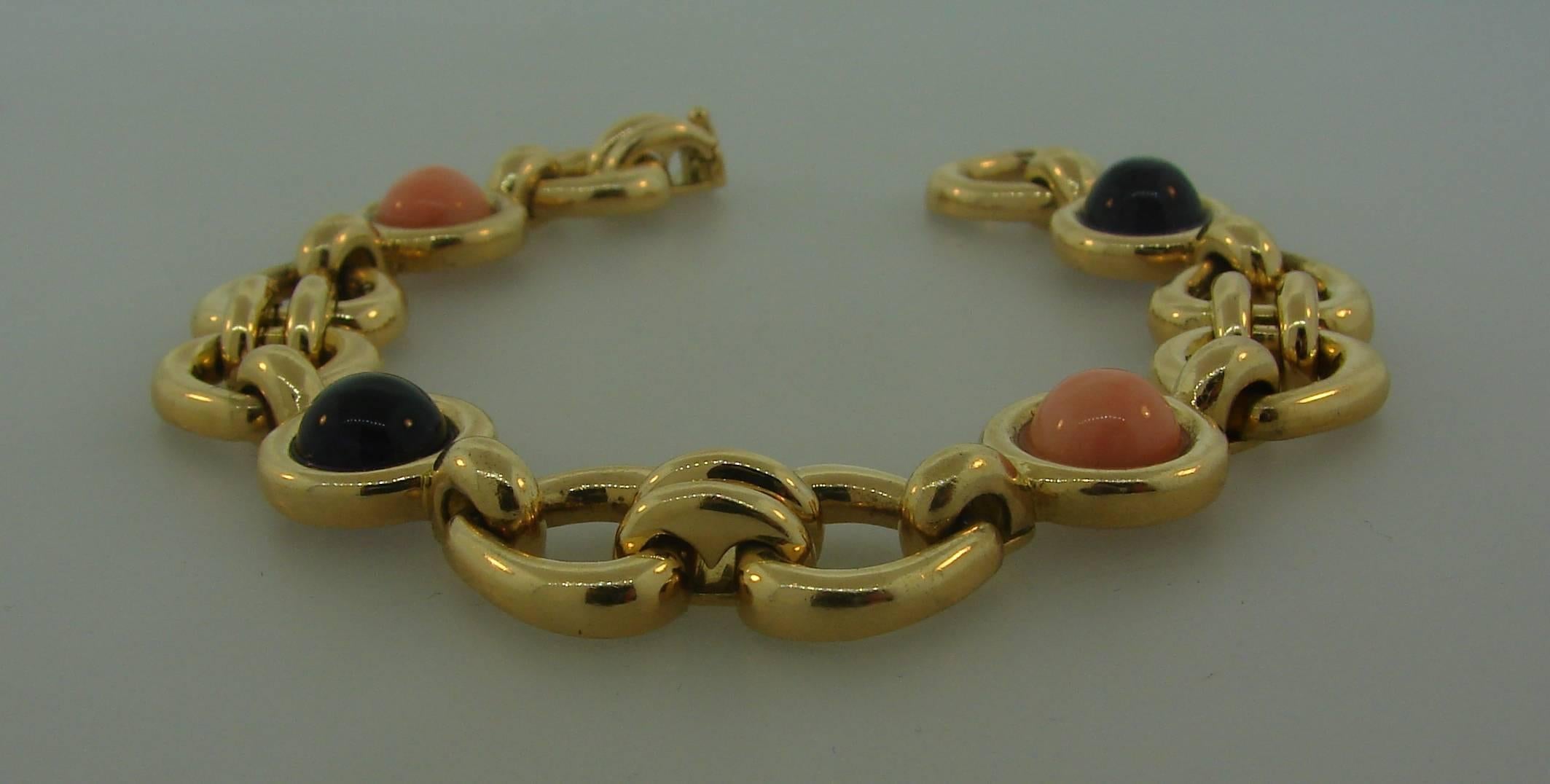 Women's 1980s Van Cleef & Arpels Coral Amethyst Gold Bracelet
