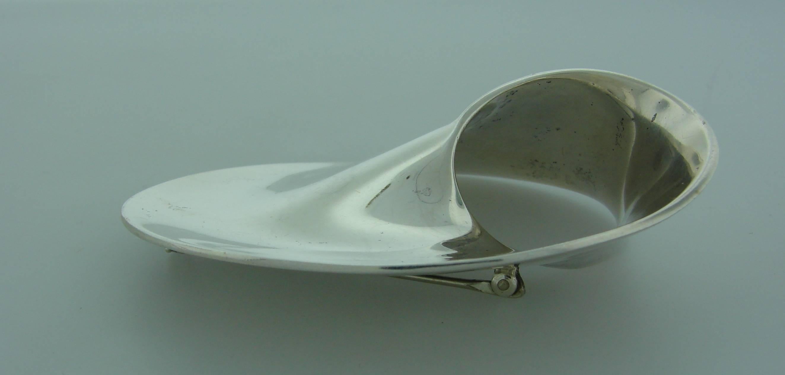 Georg Jensen Mobius Sterling Silver Pin Brooch Clip In Excellent Condition In Beverly Hills, CA