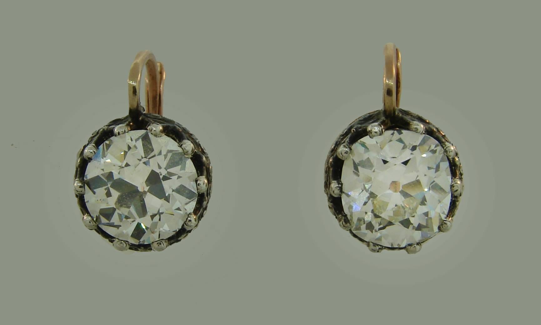 Fabulous Victorian drop stud earrings. Classy, timeless, feminine and wearable, they are a great addition to your jewelry collection. 
Feature two Old European cut diamonds set in yellow gold topped with silver. The diamonds are 2.43-carat and