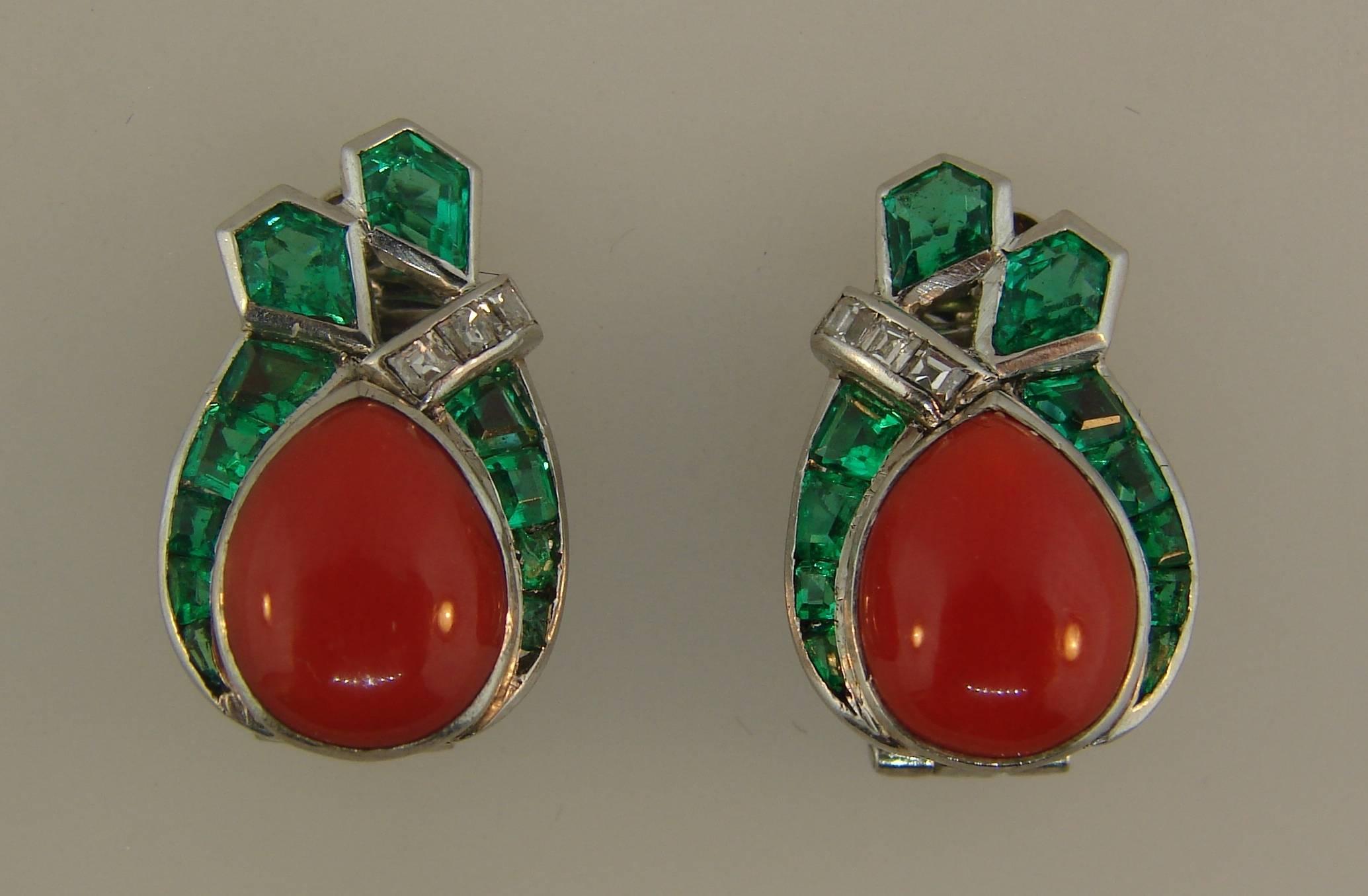 Lovely Art Deco style earrings created by Yard in the 1950's. Colorful, elegant and wearable, they are a great addition to your jewelry collection. Beautiful color combination and perfect proportions are the highlights of the pair. Stylish and chic,