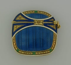 Pedante in oro giallo smaltato con scomparto segreto di LaCloche Freres