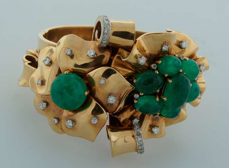 Women's c.1940s Trabert & Hoeffer-Mauboussin Emerald Diamond & Gold Bangle Bracelet