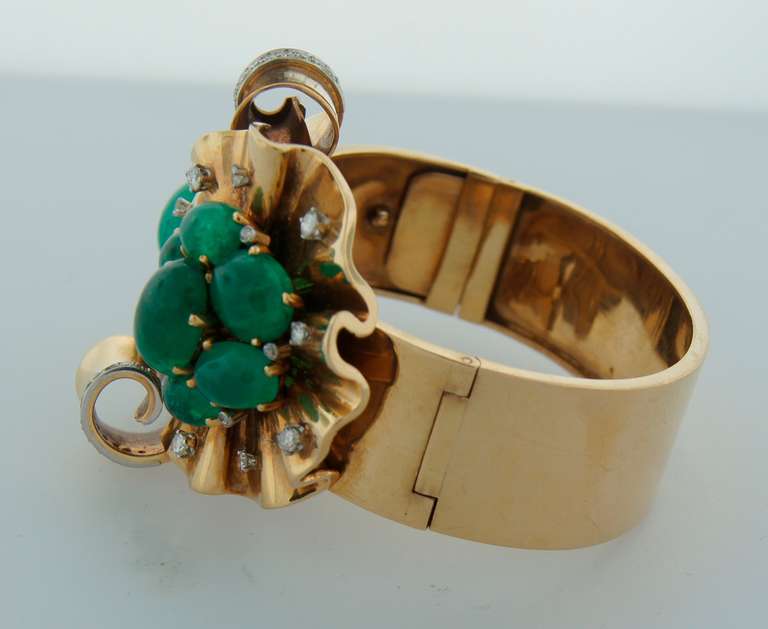 c.1940s Trabert & Hoeffer-Mauboussin Emerald Diamond & Gold Bangle Bracelet 2