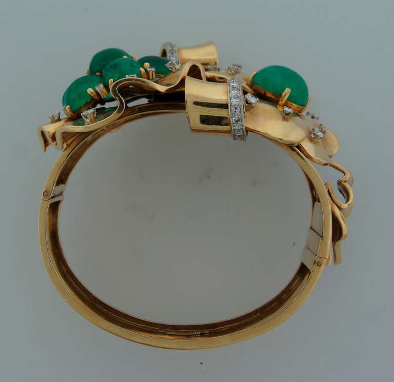 c.1940s Trabert & Hoeffer-Mauboussin Emerald Diamond & Gold Bangle Bracelet 1