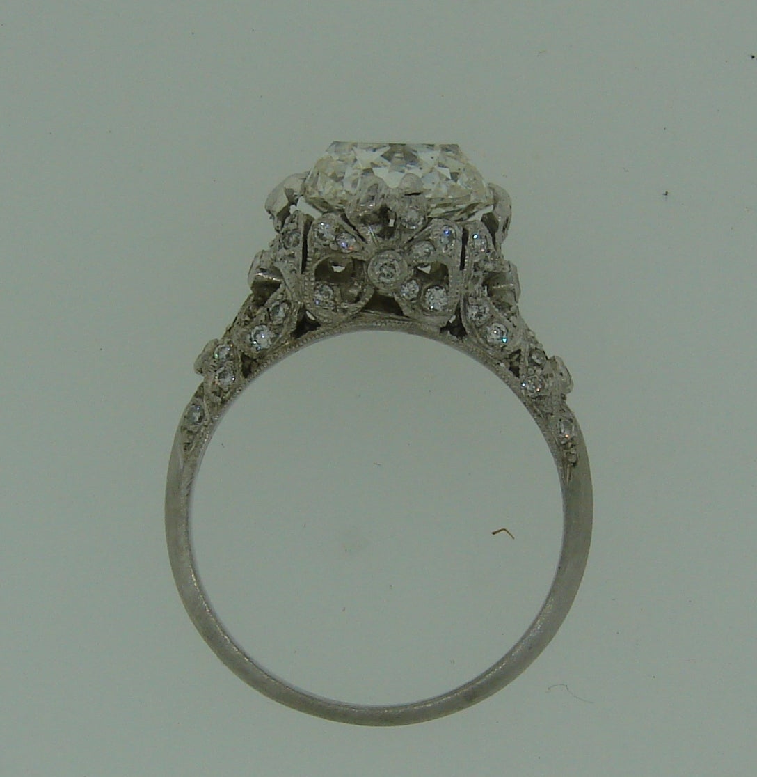 Cushion Cut Diamond Platinum Ring Art Deco circa 1920s 3.02-carat GIA G SI1 For Sale 3