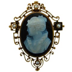 Pendentif broche à épingle victorien en or jaune avec camée en agate et perles