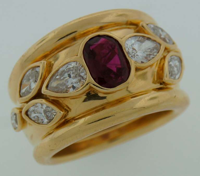 1970s VERDURA Ruby Diamond & Yellow Gold Band Ring In Excellent Condition In Beverly Hills, CA