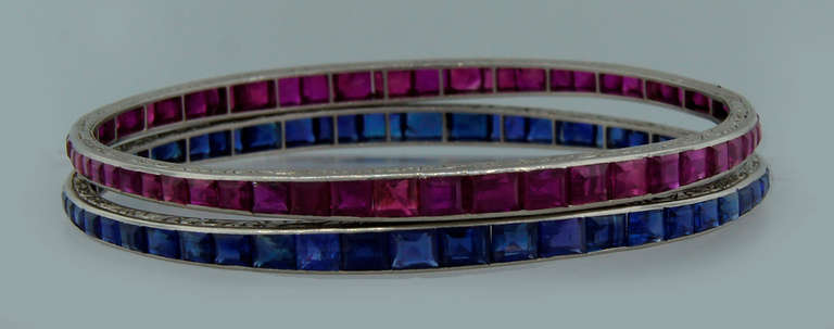 VAN CLEEF & ARPELS Art Deco Pair of Ruby Sapphire & Platinum Bangle Bracelets In Excellent Condition In Beverly Hills, CA