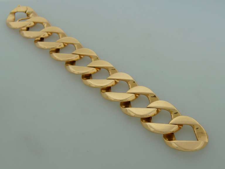 Verdura Curb Link Yellow Gold Bracelet In Excellent Condition In Beverly Hills, CA