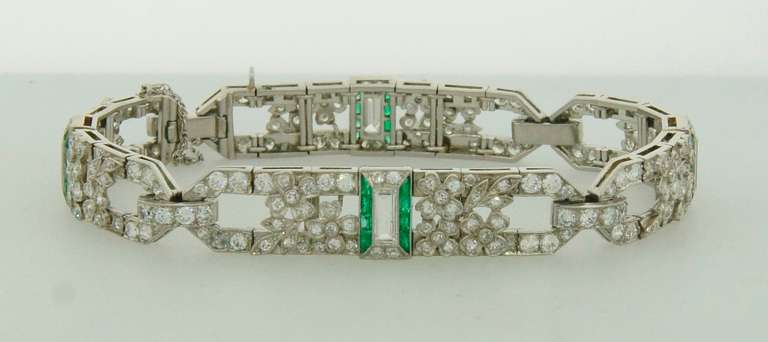 Art Deco Diamond Emerald Platinum Bracelet In Excellent Condition In Beverly Hills, CA