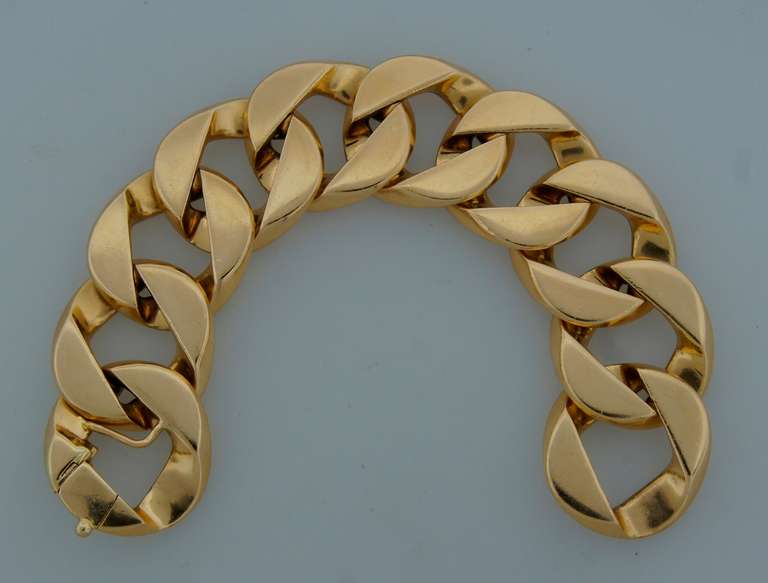 Signature Verdura curb link yellow gold bracelet. Heavy and bold. Popular and sought after. Made of 14k yellow gold. The bracelet is 8
