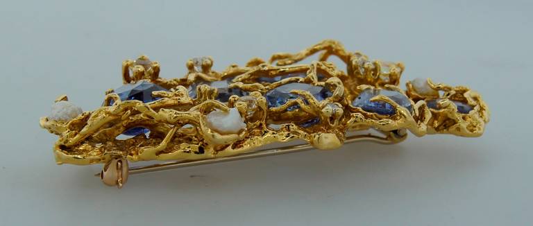 Arthur King Pearl Sapphire Diamond Yellow Gold Brooch Pin circa 1960s In Excellent Condition In Beverly Hills, CA