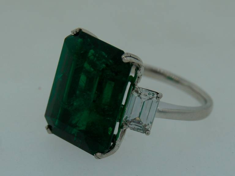 Tiffany & Co. 15.02 Carat Emerald Diamond Platinum Ring In Excellent Condition In Beverly Hills, CA