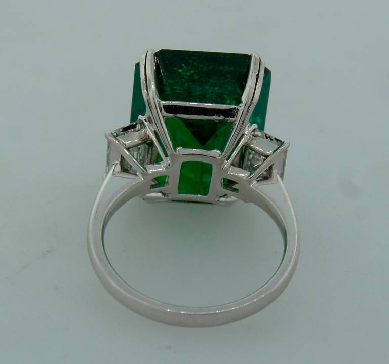 Tiffany & Co. 15.02 Carat Emerald Diamond Platinum Ring 2