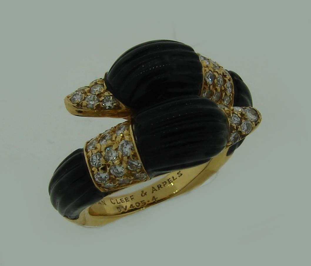 1970s VAN CLEEF & ARPELS Black Onyx Diamond & Yellow Gold Ring In Excellent Condition In Beverly Hills, CA