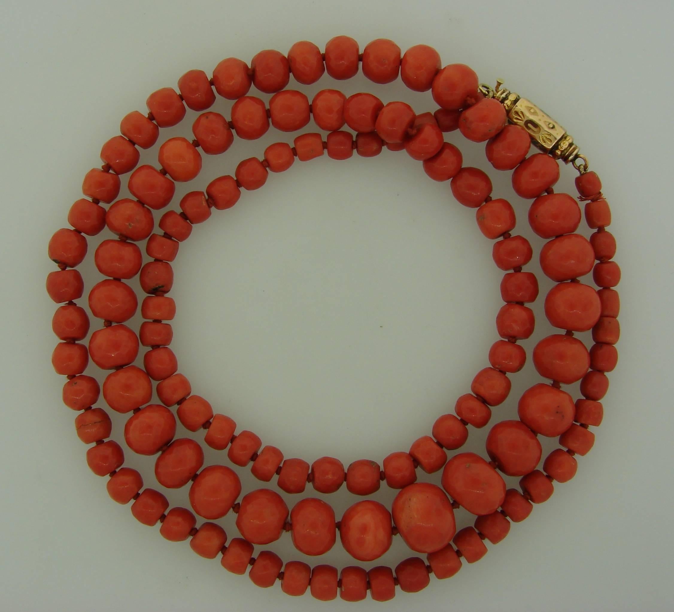 Women's Victorian Coral Bead Strand Necklace with Enameled Yellow Gold Clasp