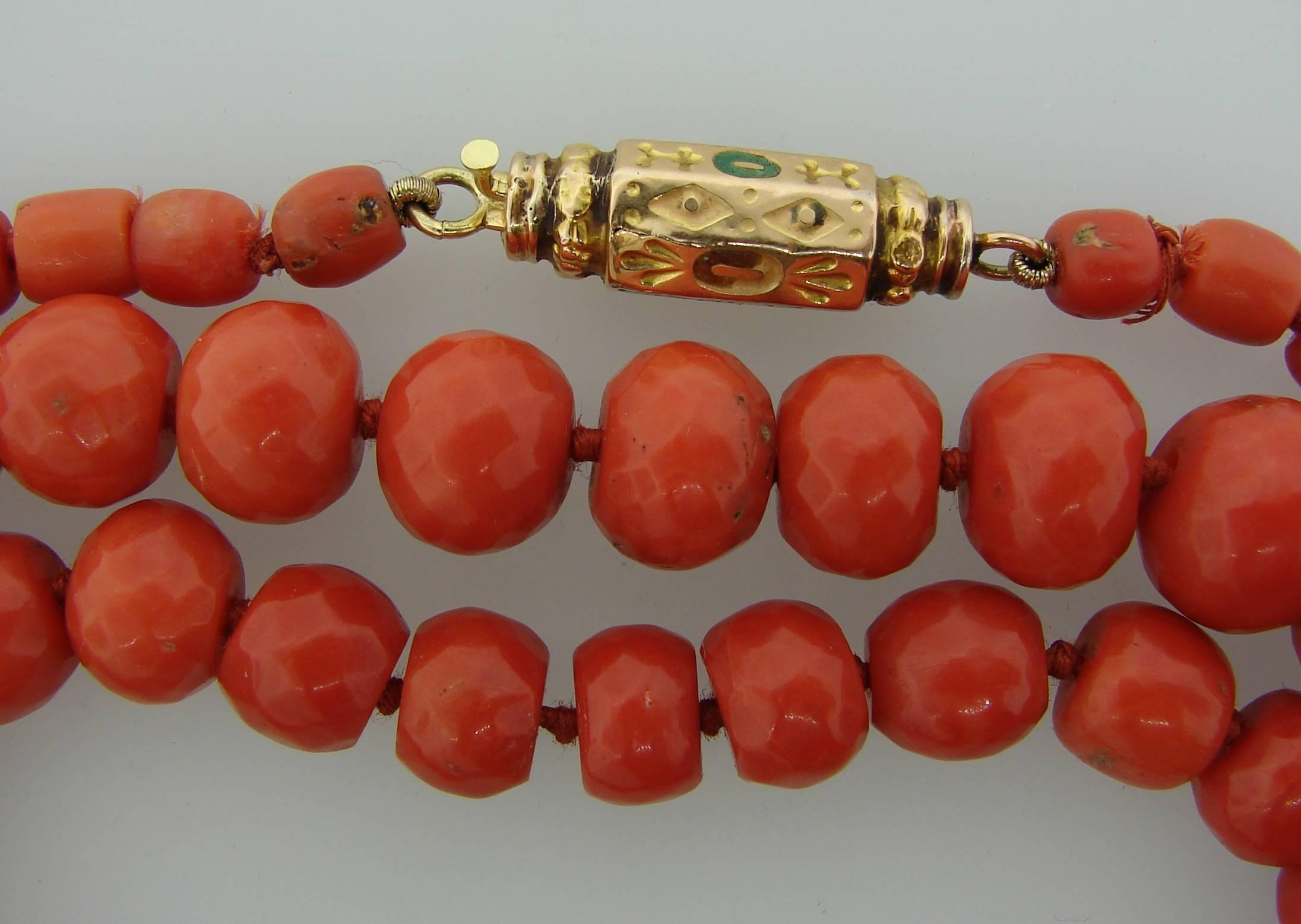 Victorian Coral Bead Strand Necklace with Enameled Yellow Gold Clasp 4