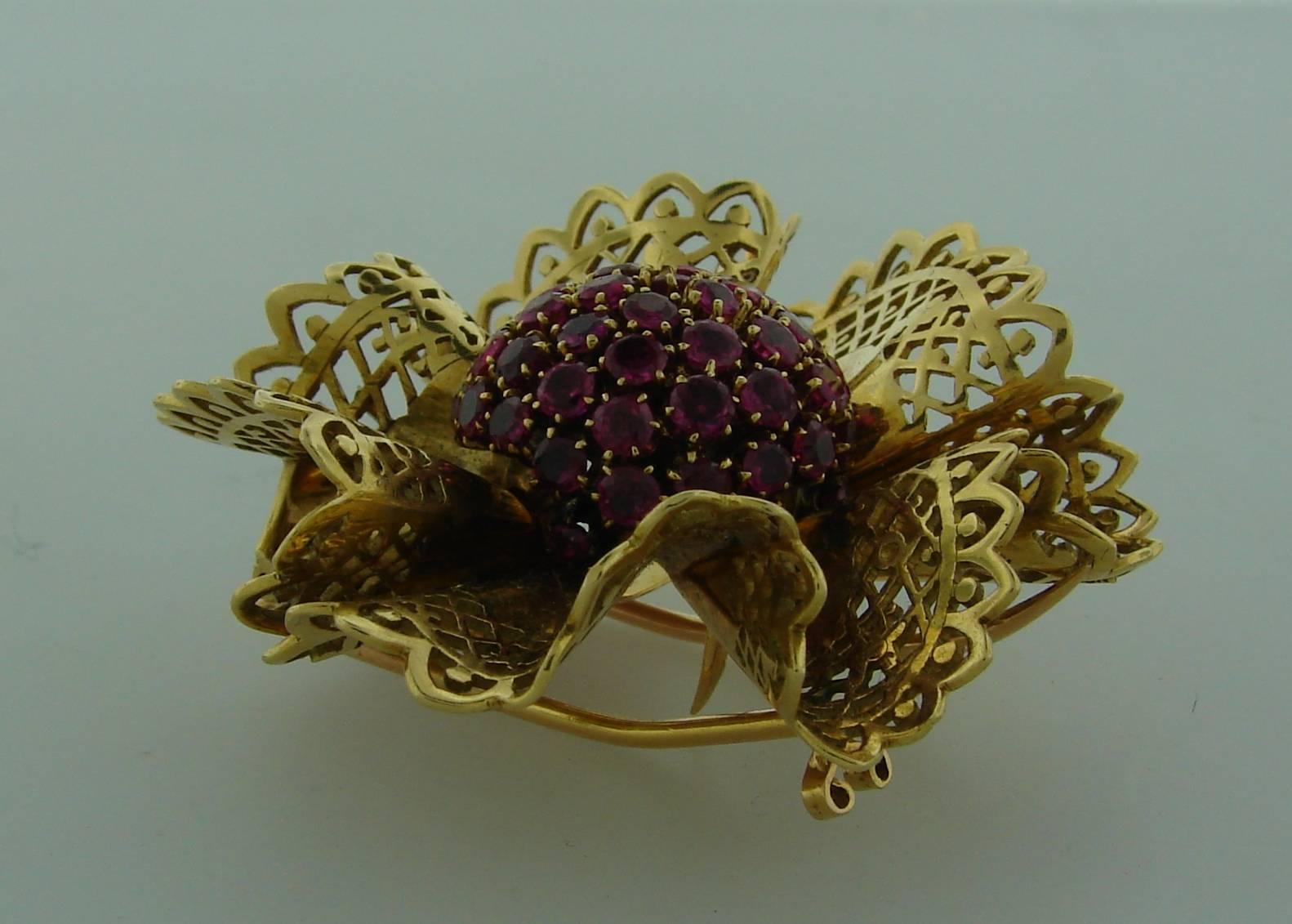 Women's 1950s Van Cleef & Arpels Ruby Gold Flower Brooch Pin