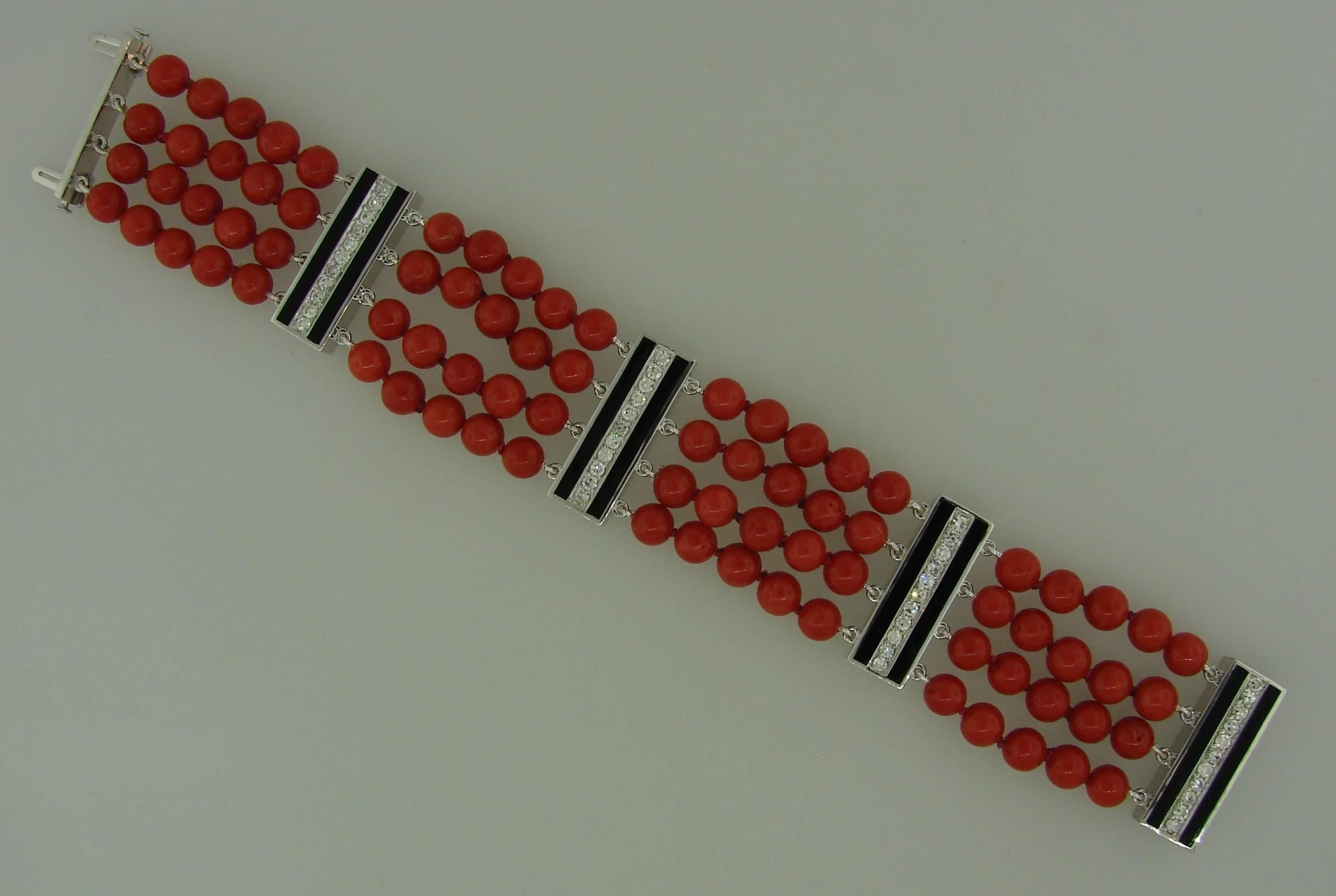 Coral Bead Diamond Black Enamel Gold Bracelet In Excellent Condition In Beverly Hills, CA