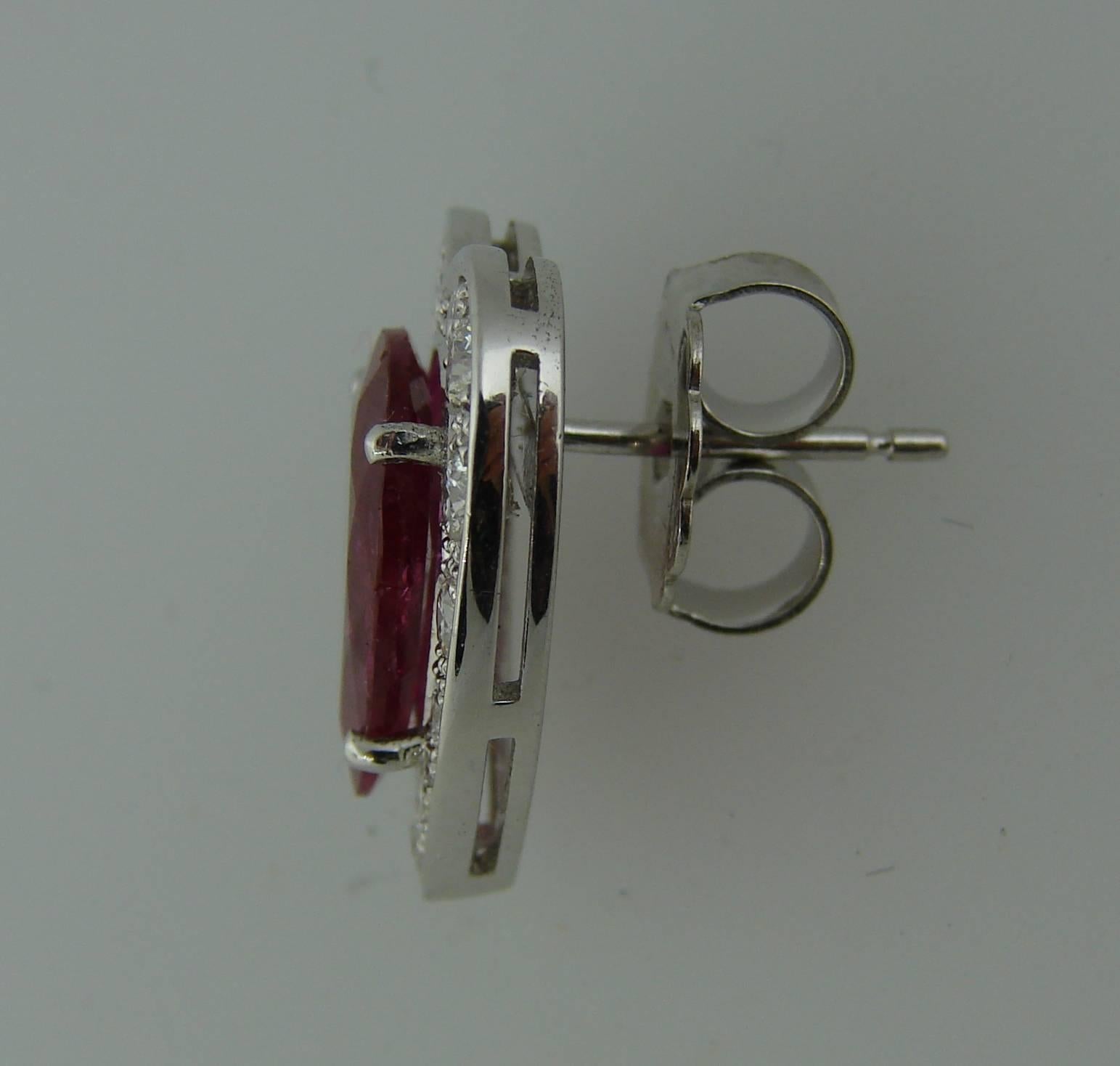 Ohrringe in Herzform mit natürlichem Rubin und Diamant in Gold, unbehandelt 2