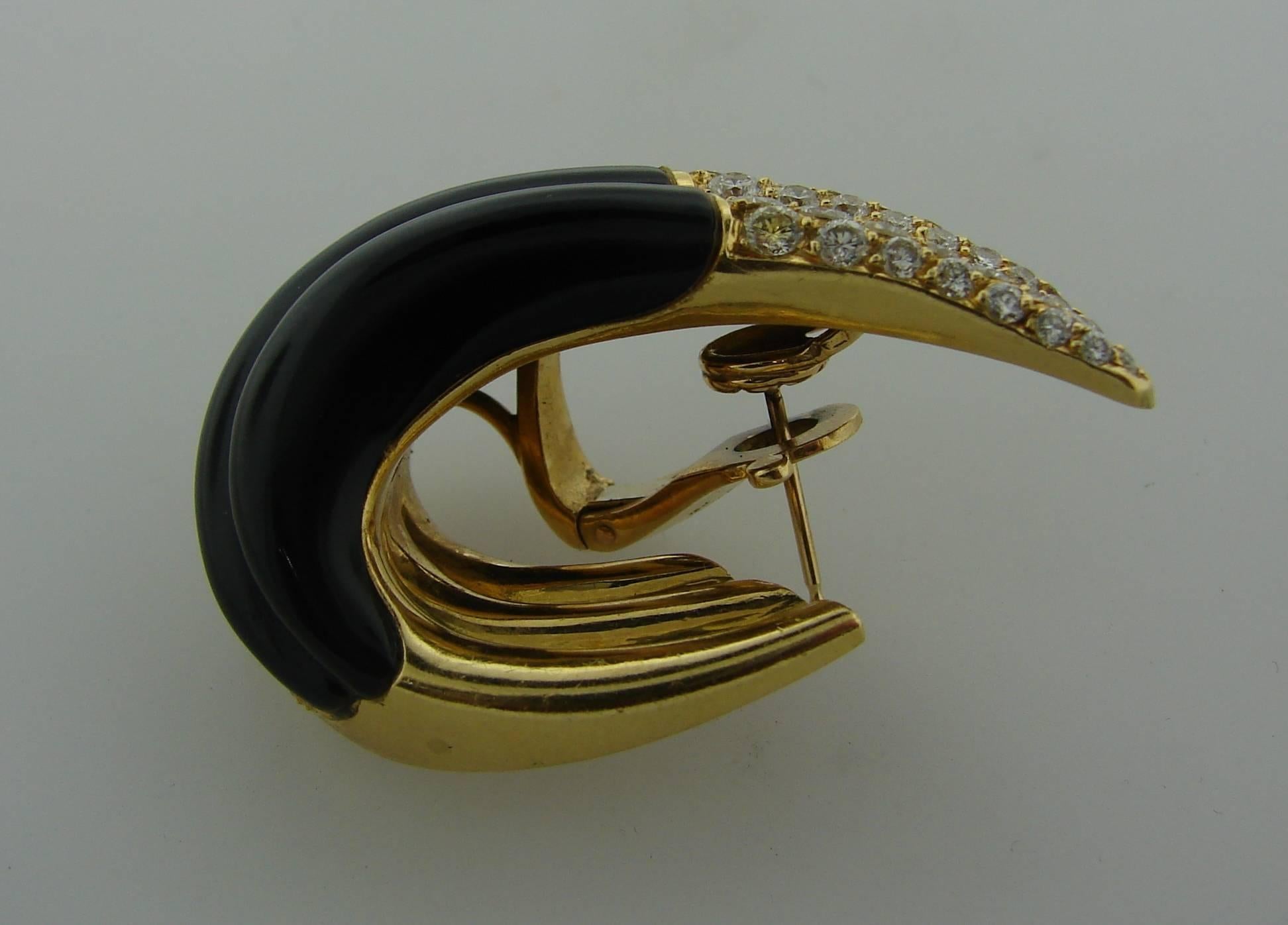 1980s Fred Paris Black Onyx Diamond Gold Earrings In Excellent Condition In Beverly Hills, CA