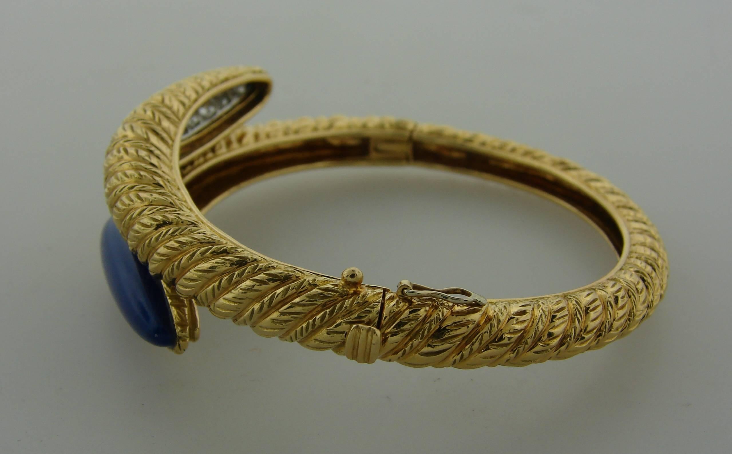 1970s Van Cleef & Arpels Lapis Lazuli Diamond Gold Earrings and Bracelet Set 1