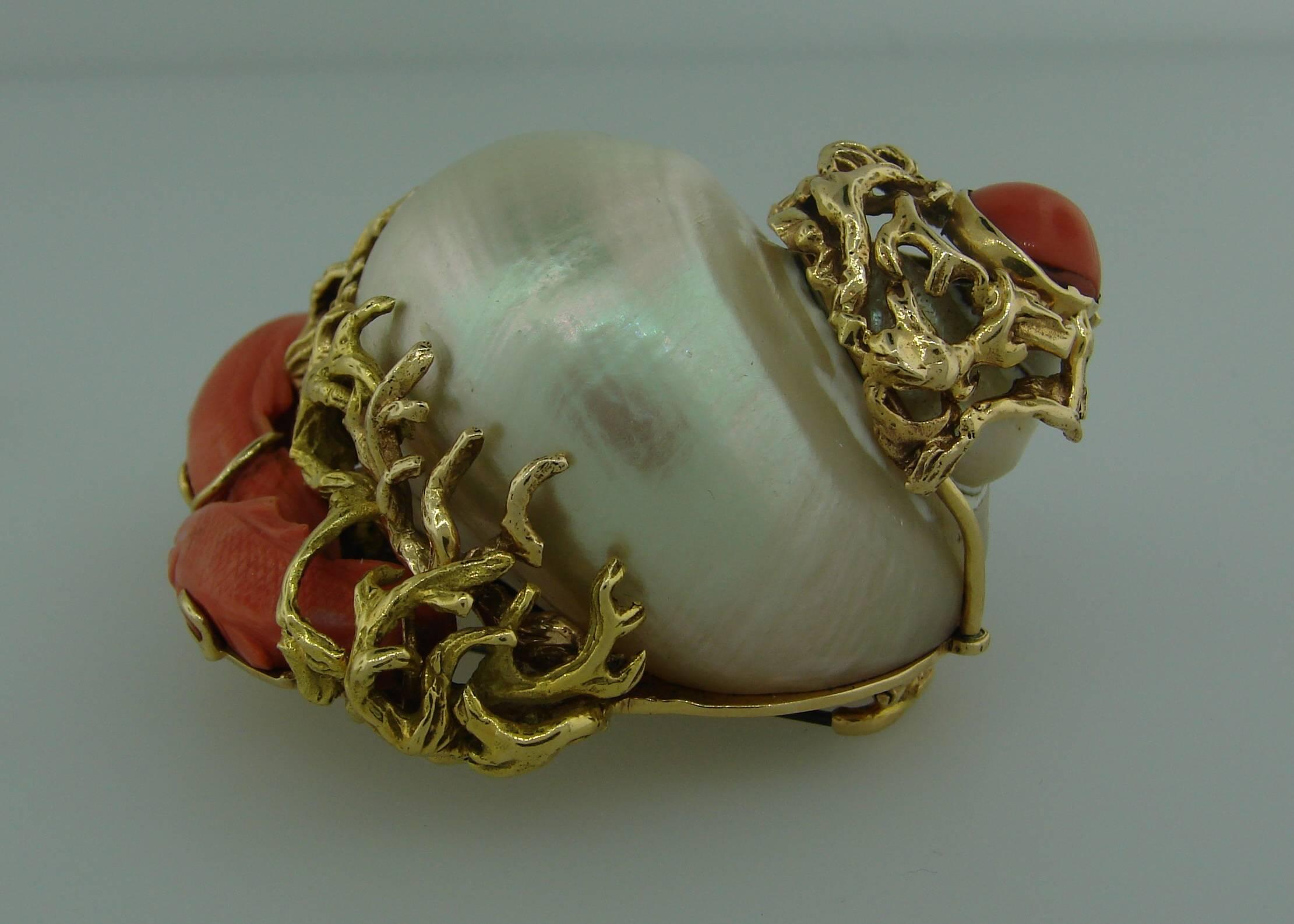 1950s Seaman Schepps Mother-of-Pearl Coral Yellow Gold Clip Brooch Pin 1