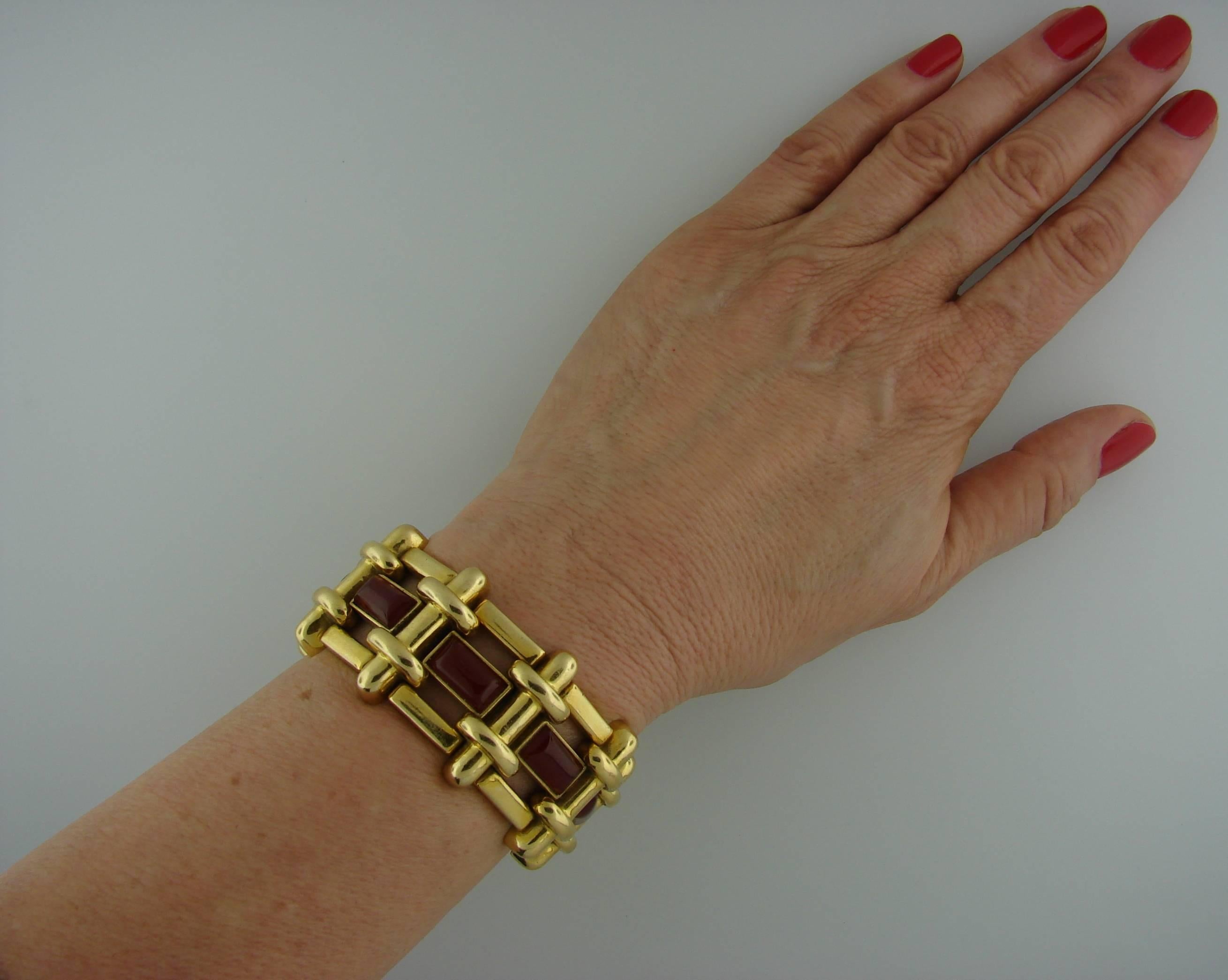 A. Cipullo for Cartier Carnelian Link Yellow Gold Bracelet In Excellent Condition In Beverly Hills, CA