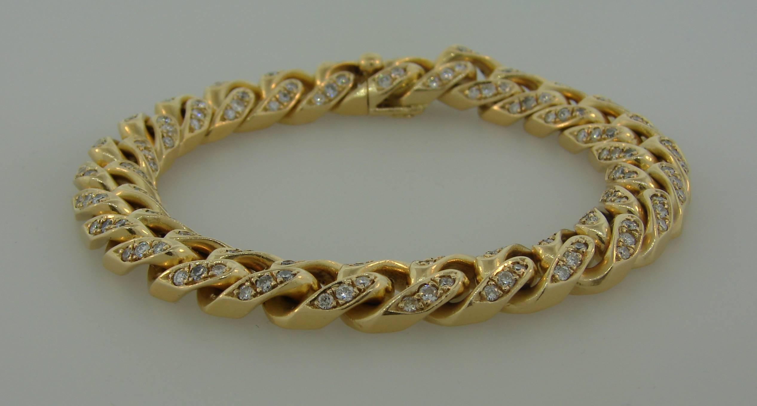 1970s Bulgari Diamond Yellow Gold Link Bracelet Bvlgari In Excellent Condition In Beverly Hills, CA