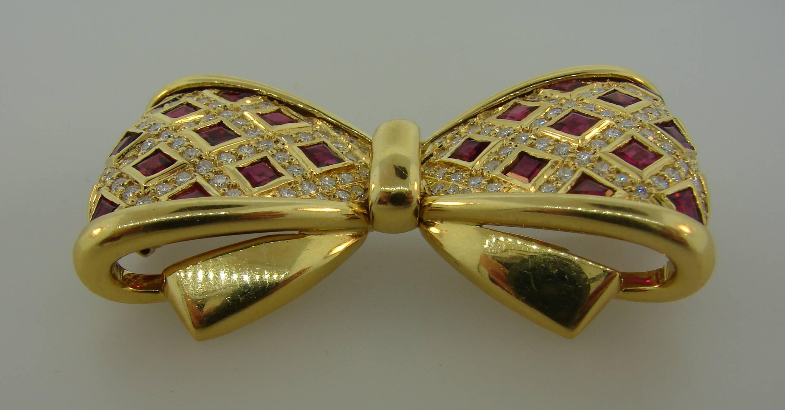 Van Cleef & Arpels Diamond Ruby Yellow Gold Bow Brooch Pin Clip 2