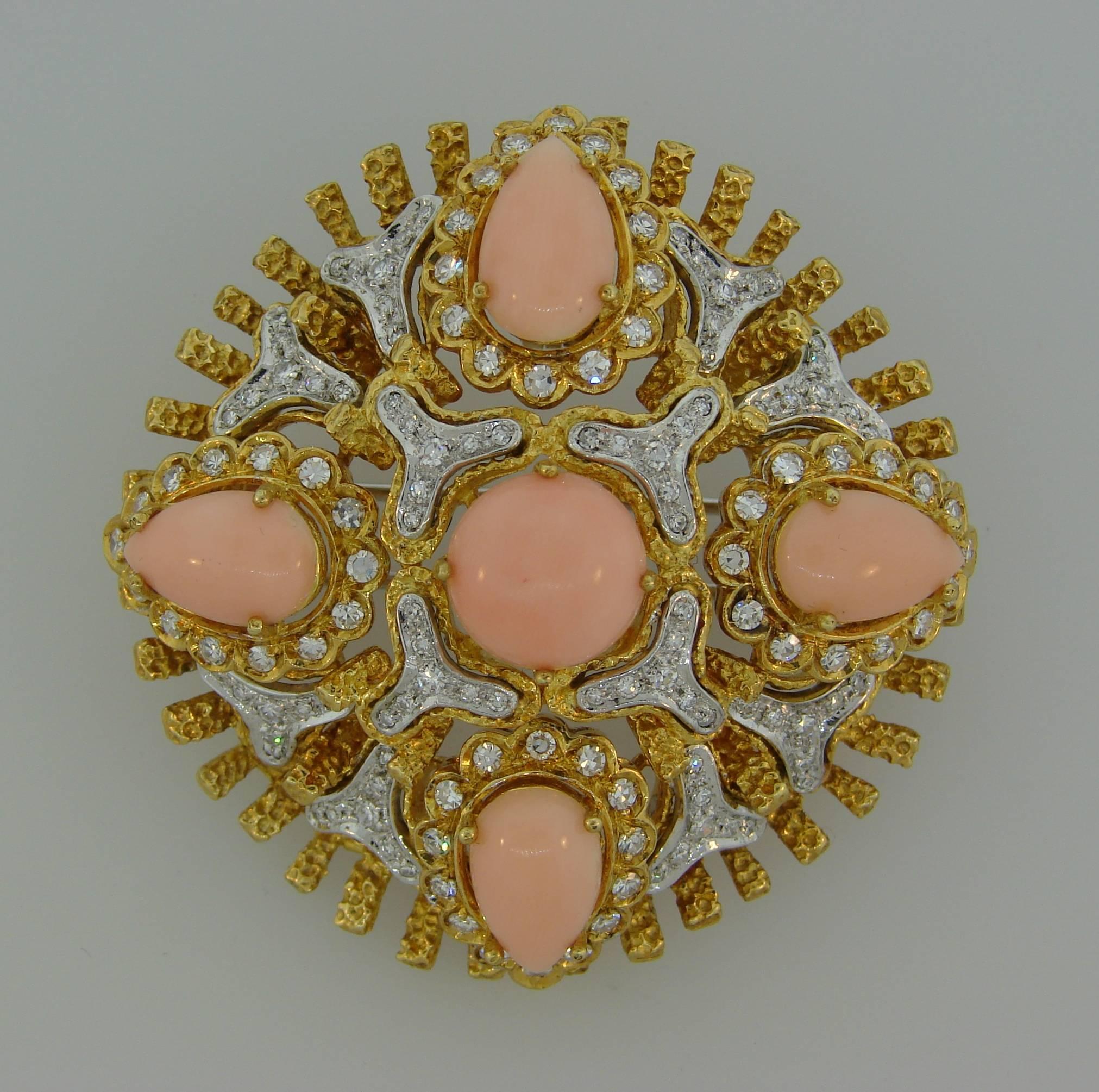 Elegant three-dimensional brooch/pendant that is a great addition to your jewelry collection. Versatile and wearable piece of jewelry - you can wear it as a pin on your dress or scarf, or you can put it on a chain or a necklace and wear it as a